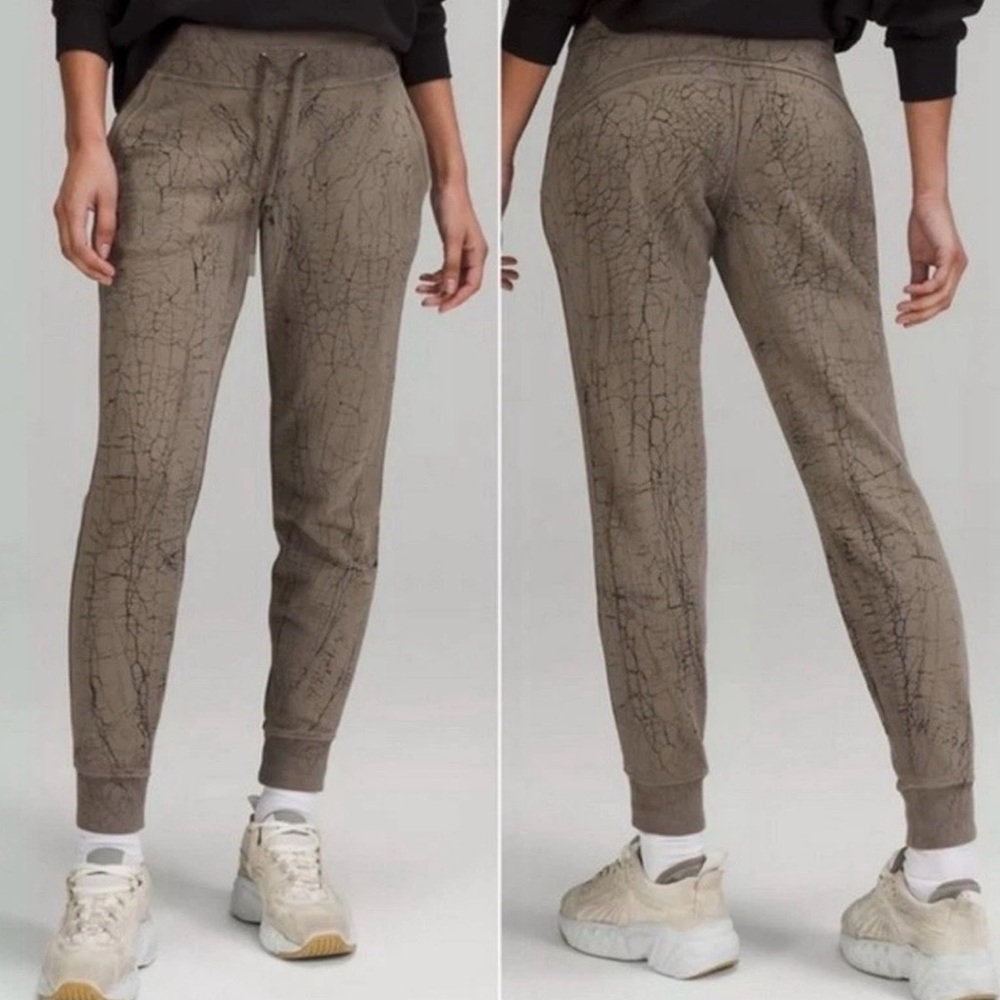 Lululemon Warm Down Jogger Size 6 Thread Dye Mid Rise 7/8 W x L29” Worn Once